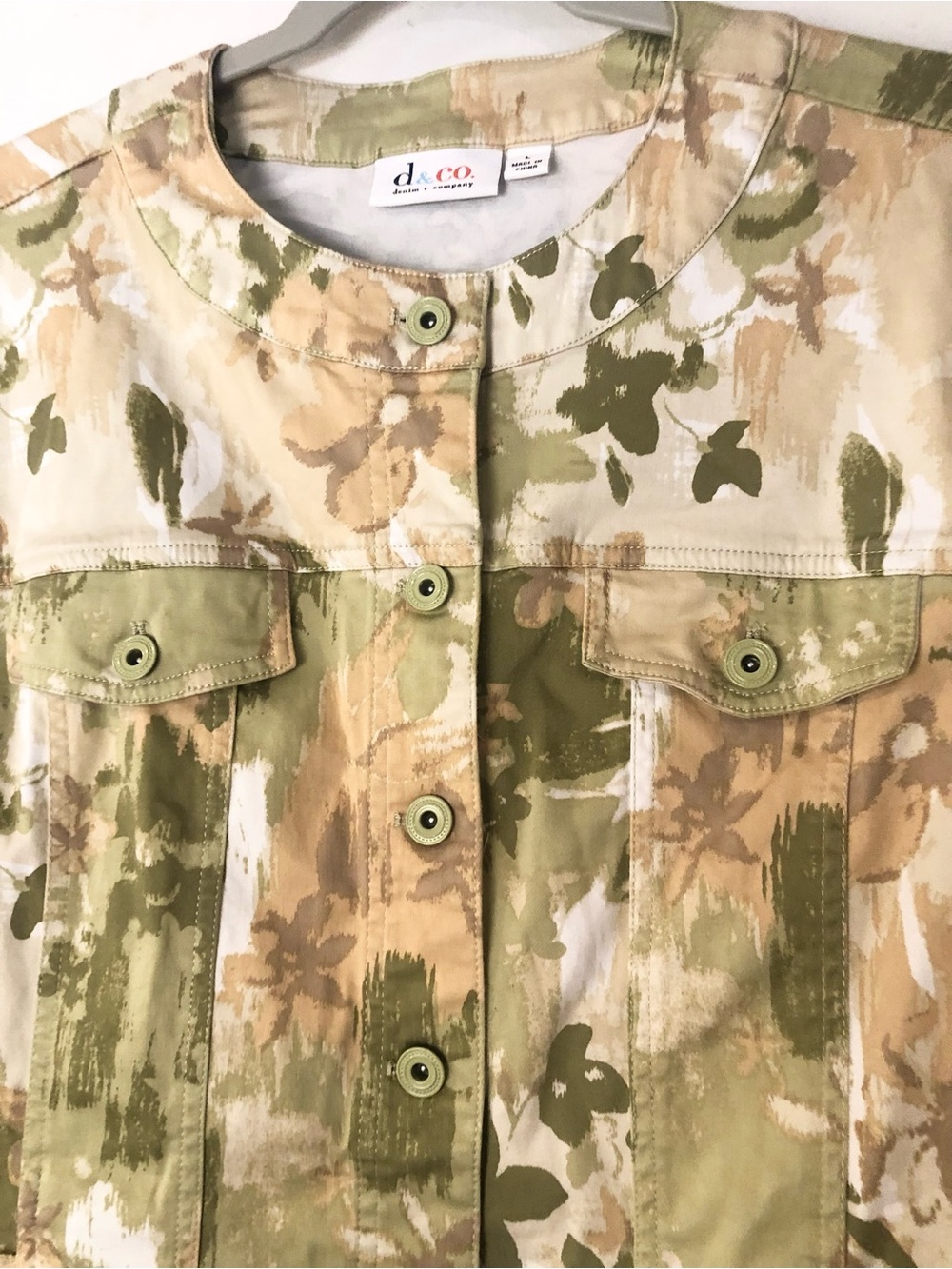 Denim&Co Floral Camouflage Jean Jacket in Olive Green & Beige - Picture 14 of 14